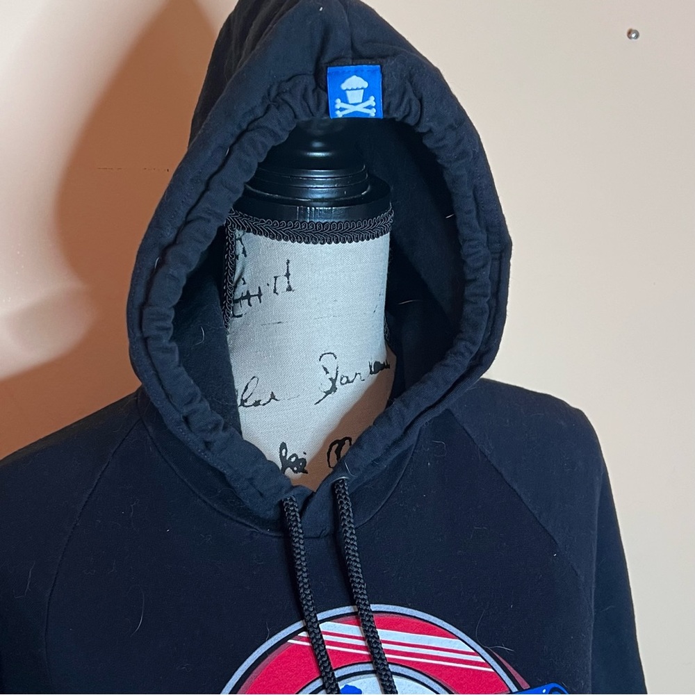 💚Johnny Cupcakes hoodie - Picture 3 of 7
